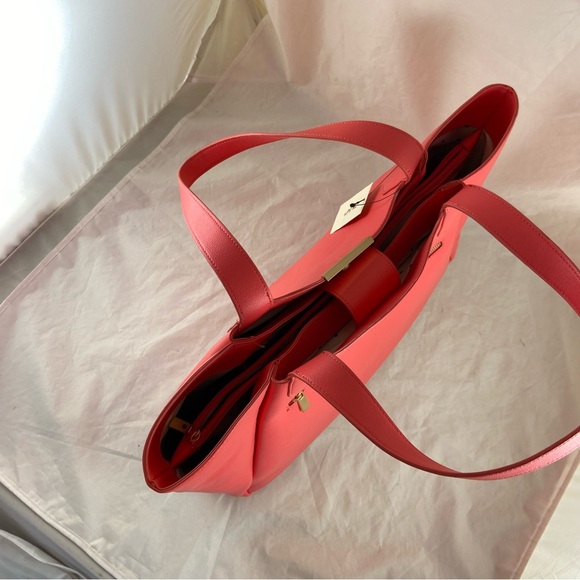 On 34Th Azriell Extra Large Tote Handbag Purse Peony Coral Color Lots Of Pockets - Picture 7 of 16